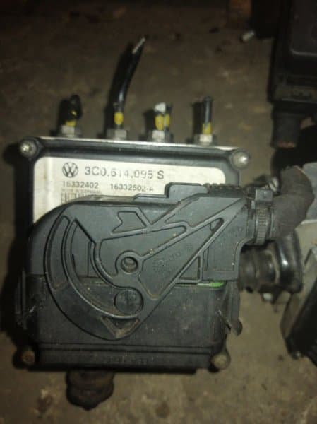 Блок abs Volkswagen Passat B6 (б/у)