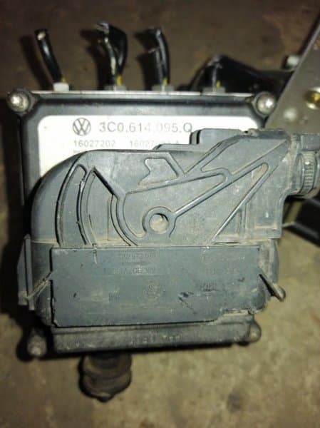 Блок abs Volkswagen Passat B6 (б/у)