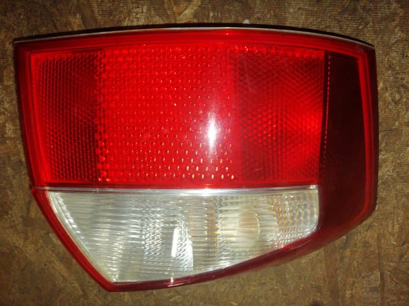Фонарь Audi A4 8E задн. лев. (б/у)