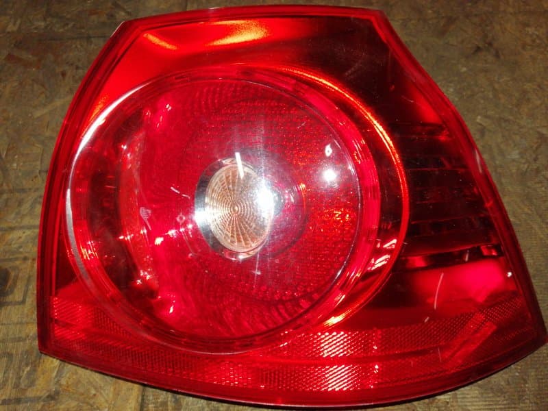 Фонарь Volkswagen Golf 5 2003 задн. прав. (б/у)