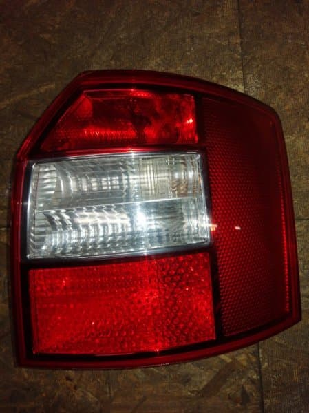 Фонарь Audi A4 8E задн. прав. (б/у)
