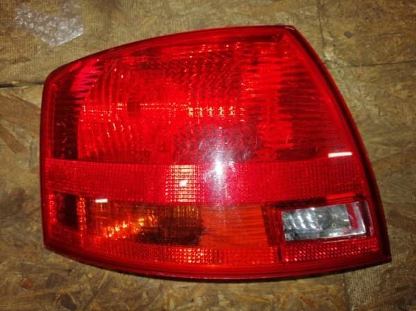 Фонарь Audi A4 B7 задн. лев. (б/у)