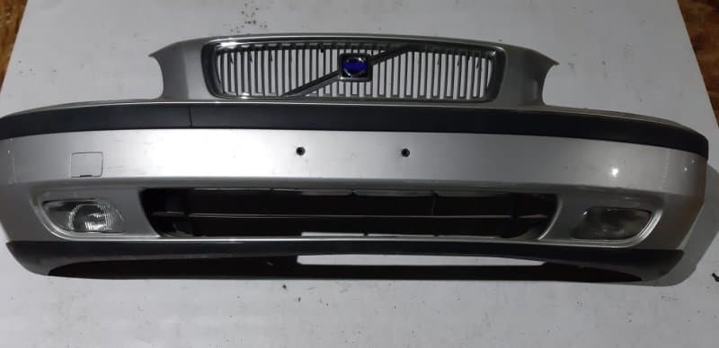 Бампер Volvo V70 УНИВЕРСАЛ 2.4 2000 перед. (б/у)