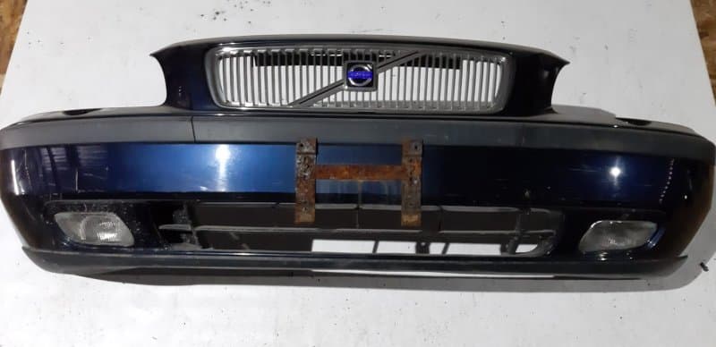 Бампер Volvo V70 УНИВЕРСАЛ 2.4 2000 перед. (б/у)