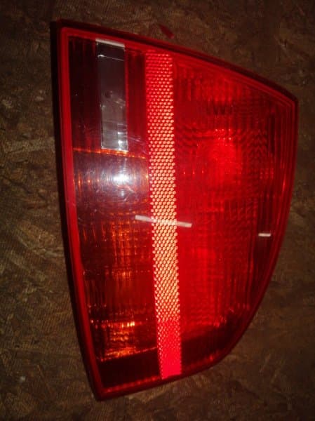 Фонарь Audi A4 8E B7 2004 задн. прав. (б/у)