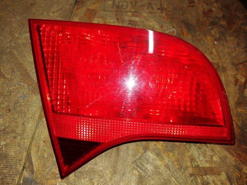 Фонарь Audi A4 8E B7 2004 задн. лев. (б/у)