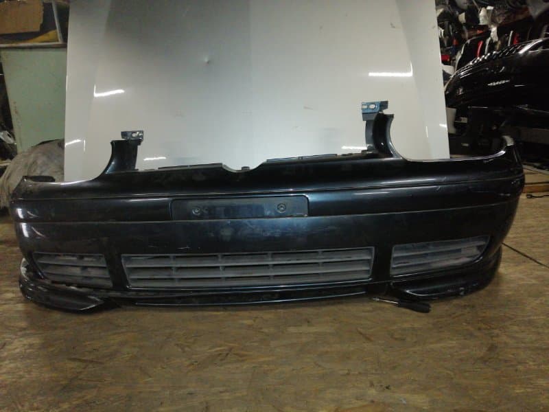 Бампер Volkswagen Golf 1J перед. (б/у)