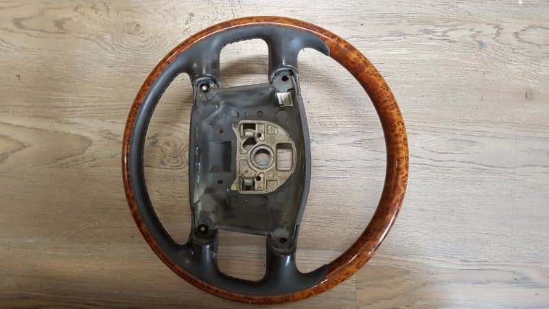 Руль Volkswagen Touareg ВНЕДОРОЖНИК 5.0 2006 (б/у)
