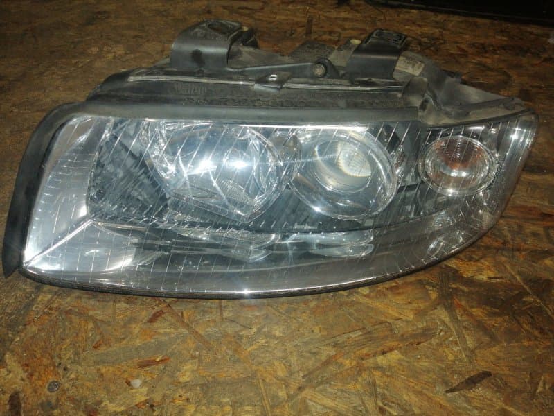 Фара Audi A4 8E B6 2001 перед. лев. (б/у)