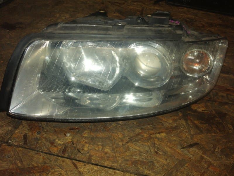 Фара ксенон Audi A4 8E B6 2001 перед. лев. (б/у)