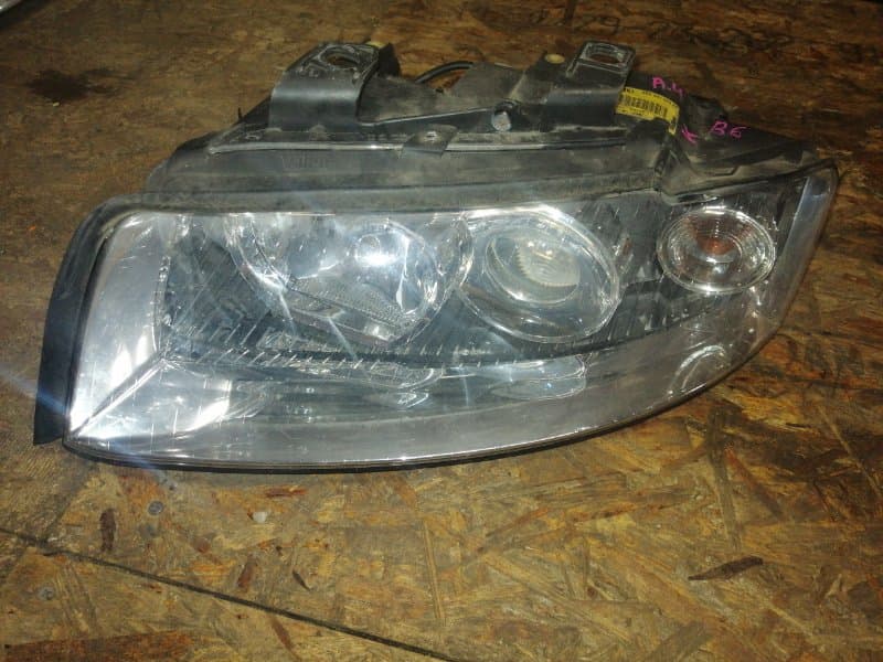 Фара Audi A4 8E B6 2001 перед. лев. (б/у)