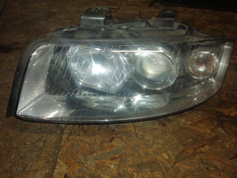 Фара Audi A4 8E B6 2001 перед. лев. (б/у)