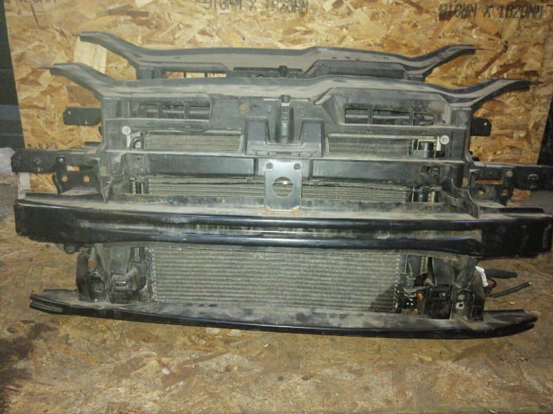 Панель передняя Volkswagen Golf 1K 2003 перед. (б/у)