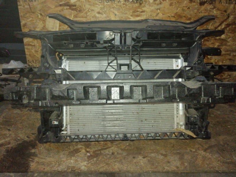Панель передняя Volkswagen Touran 1T 2006 перед. (б/у)
