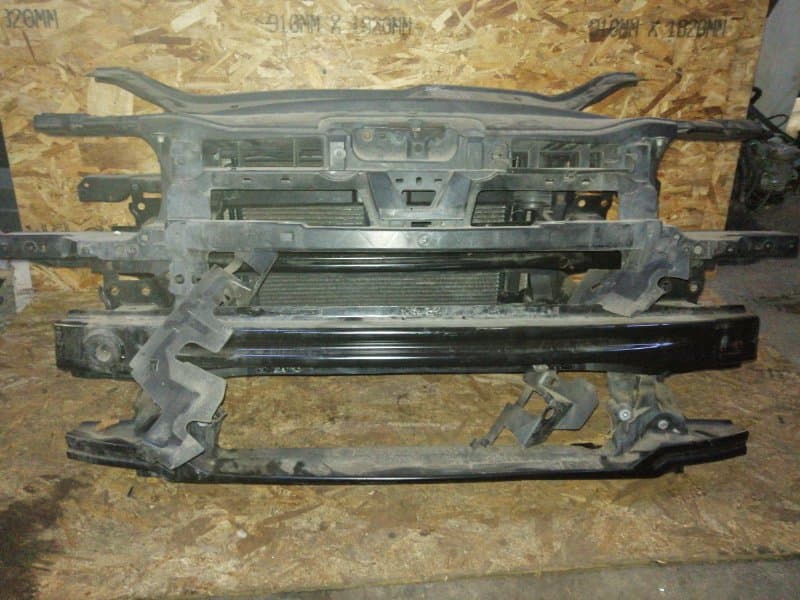 Панель передняя Volkswagen Touran 1T 2003 перед. (б/у)