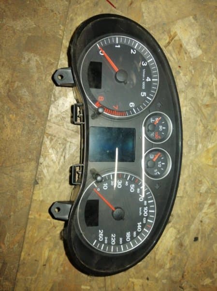 Щиток приборов Audi A3 8P (б/у)