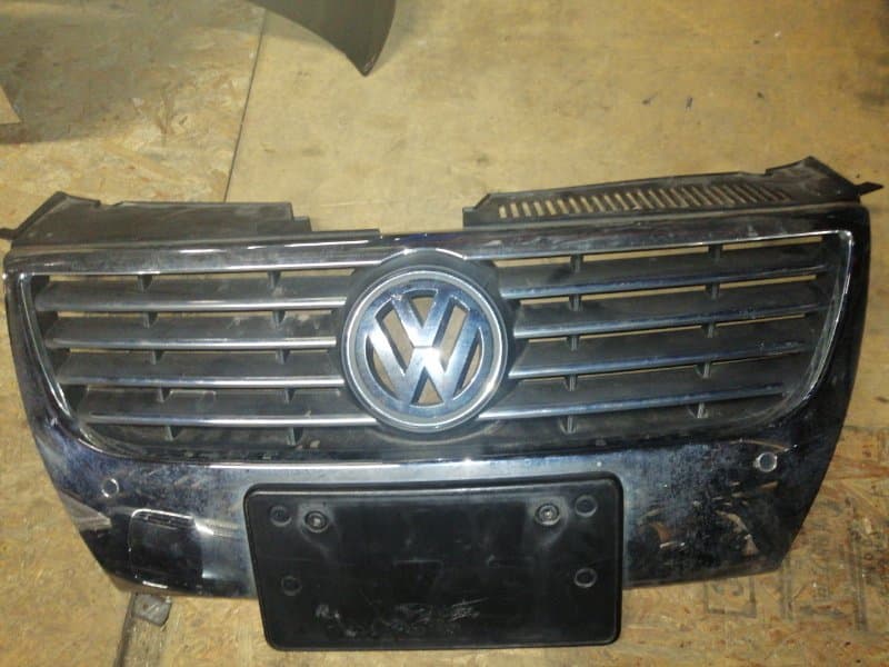Решетка радиатора Volkswagen Passat 3C (б/у)