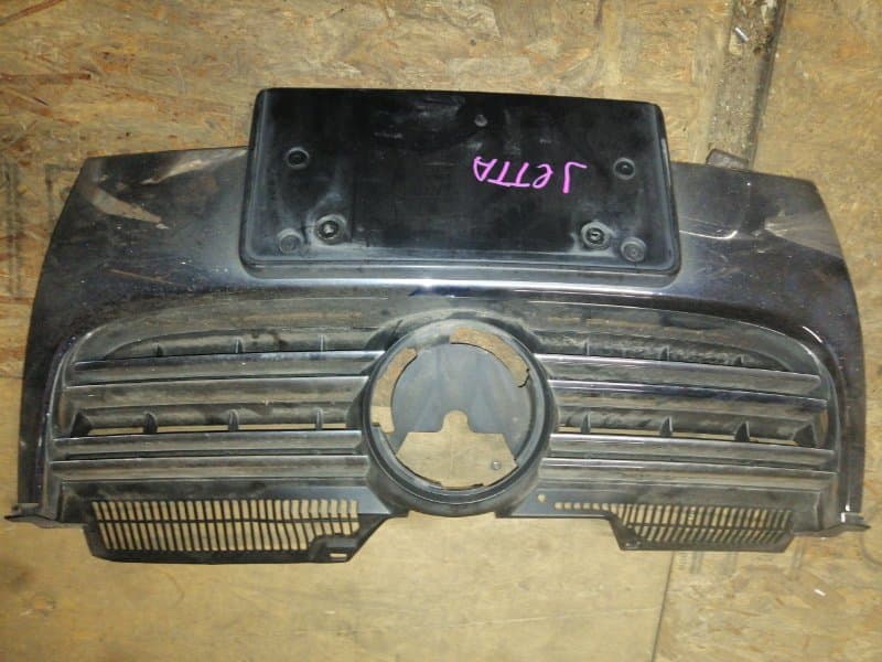 Решетка радиатора Volkswagen Jetta 1K 2005 (б/у)