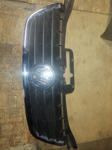 Решетка радиатора Volkswagen Touran 1T 2003 (б/у)