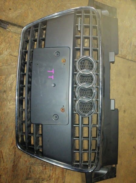 Решетка радиатора Audi TT 8J (б/у)