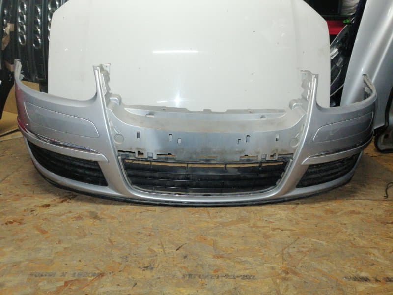 Бампер Volkswagen Jetta 1K 2005 перед. (б/у)