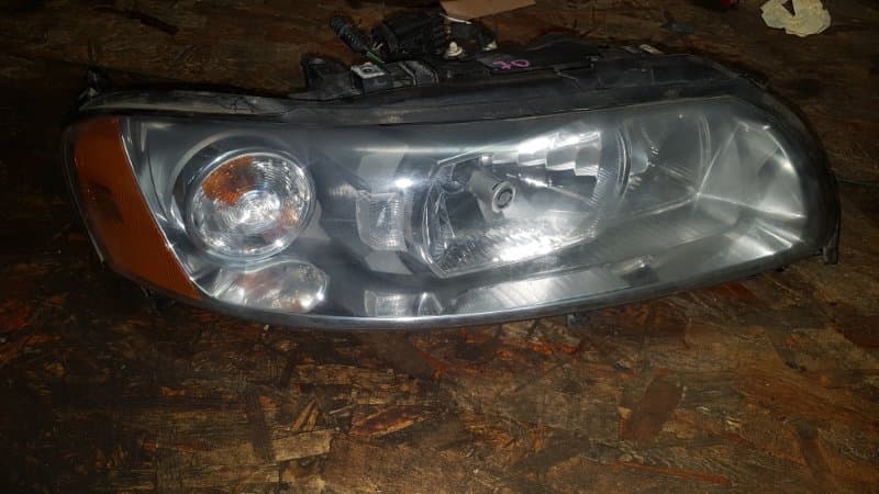 Фара ксенон Volvo XC70 УНИВЕРСАЛ 2.5Т 2006 прав. (б/у)