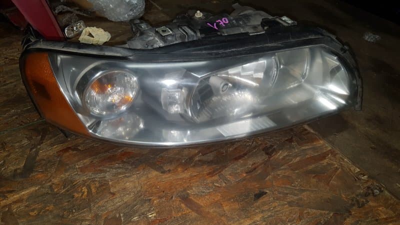 Фара ксенон Volvo XC70 УНИВЕРСАЛ 2.5Т 2006 прав. (б/у)