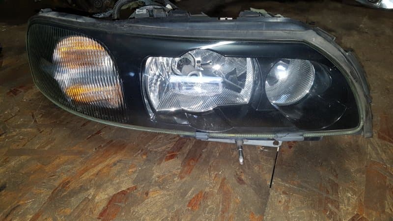 Фара ксенон Volvo S60 СЕДАН 2.4 2000 прав. (б/у)