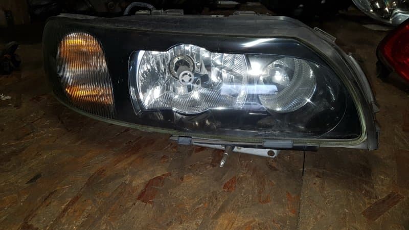 Фара ксенон Volvo S60 СЕДАН 2.4 2000 прав. (б/у)
