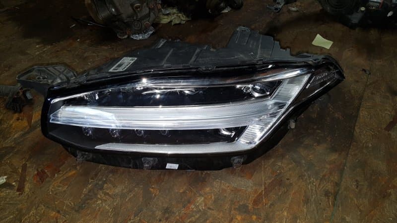 Фара LED Volvo XC90 ВНЕДОРОЖНИК D4204T11 2017 лев. (б/у)