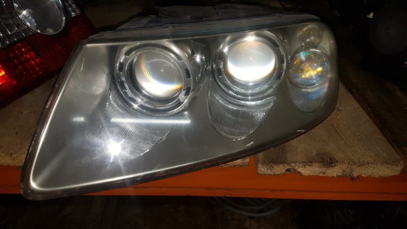 Фара ксенон Volkswagen Touareg 7L AZZ 2005 лев. (б/у)