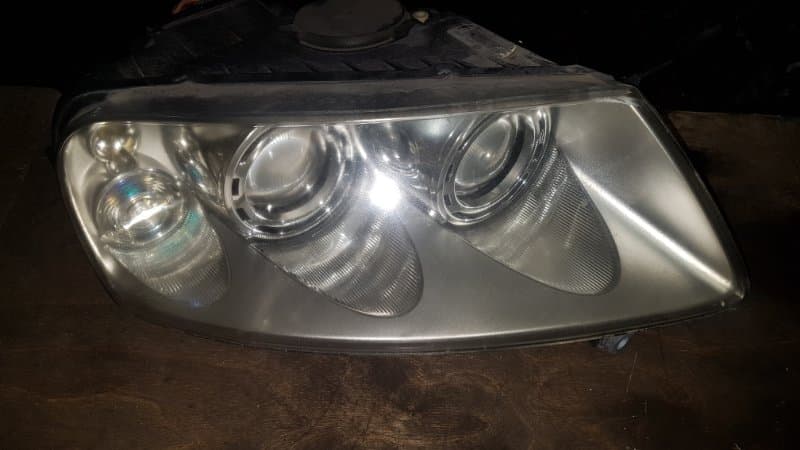 Фара ксенон Volkswagen Touareg 7L AZZ 2005 прав. (б/у)