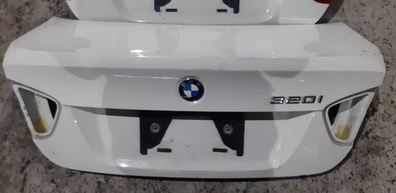 Крышка багажника BMW 3-серия E90 N46B20B 2006 задн. (б/у)