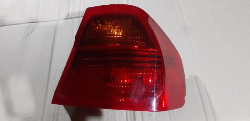 Фонарь с дефектом BMW 3-серия E90 N46B20B 2006 задн. прав. (б/у)