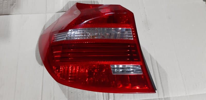 Фонарь с дефектом BMW 1 E81 E82 E87 E88 2.0 2007 задн. лев. (б/у)