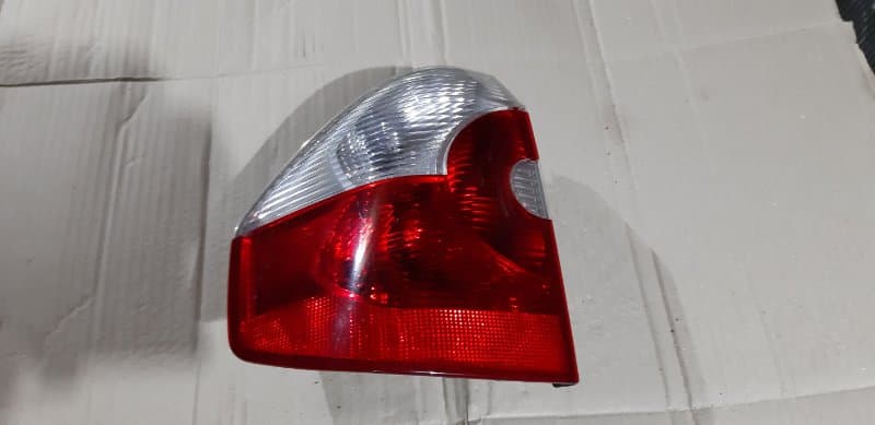 Фонарь с дефектом BMW X3 E83 M54B25 2005 задн. лев. (б/у)