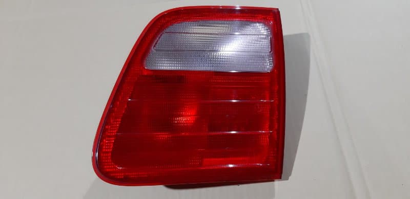Фонарь крышки багажника Mercedes E-Klasse W210 112.941 1998 задн. прав. (б/у)