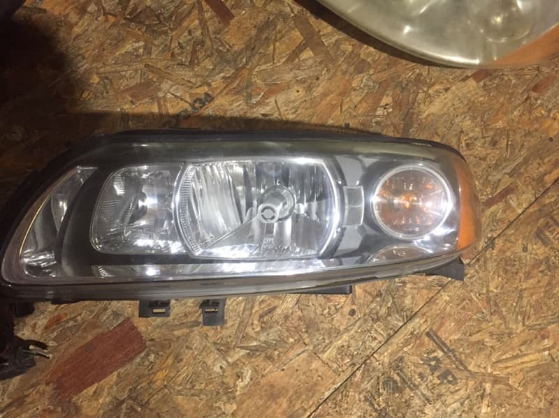 Фара ксенон VOLVO V70 2004 перед. лев. (б/у)