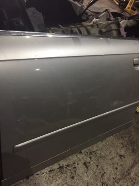 Дверь Audi A4 8E B7 BGB 2006 перед. лев. (б/у)