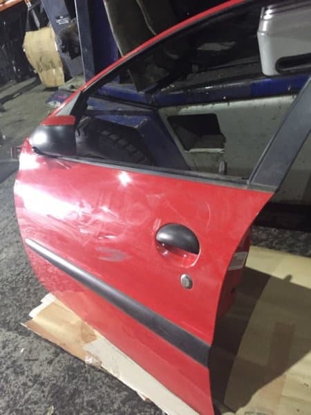 Дверь Peugeot 206 ХЕЧБЕК перед. лев. (б/у)