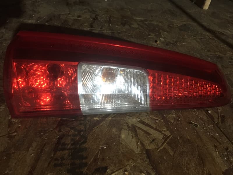 Фонарь VOLVO V70 УНИВЕРСАЛ 2004 задн. лев. (б/у)