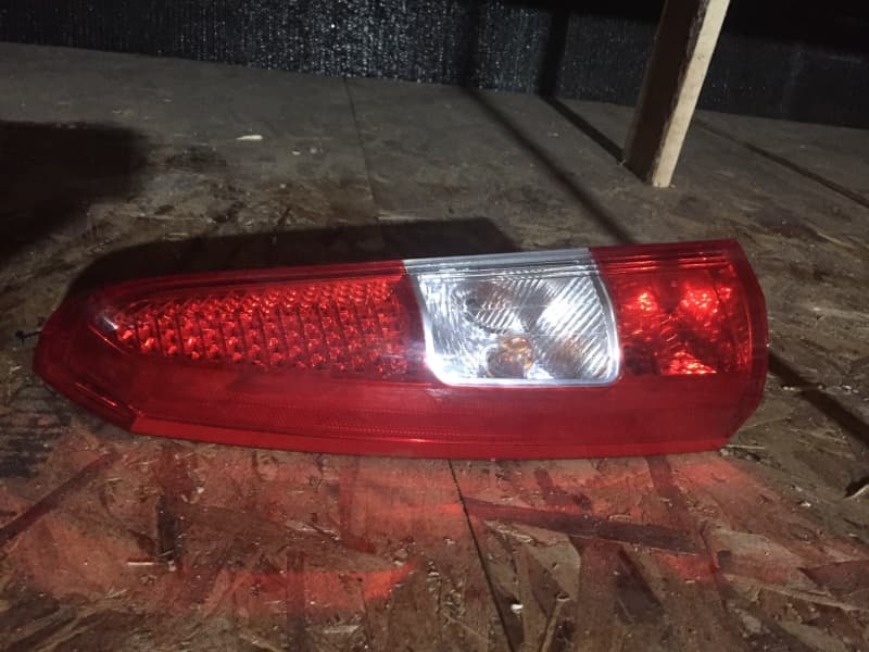 Фонарь VOLVO V70 УНИВЕРСАЛ 2004 задн. лев. (б/у)