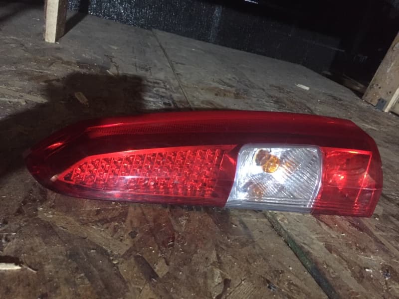 Фонарь VOLVO V70 УНИВЕРСАЛ 2004 задн. прав. (б/у)