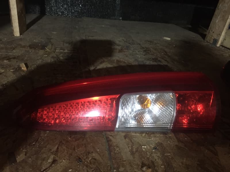 Фонарь VOLVO V70 УНИВЕРСАЛ 2004 задн. прав. (б/у)