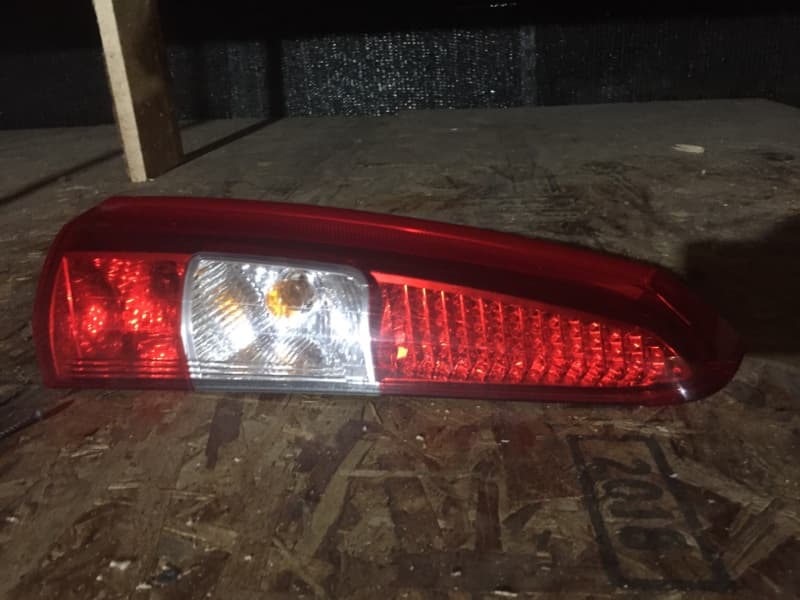 Фонарь VOLVO V70 УНИВЕРСАЛ 2004 задн. лев. (б/у)