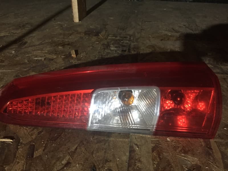 Фонарь VOLVO V70 УНИВЕРСАЛ 2004 задн. прав. (б/у)