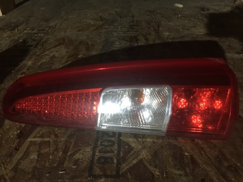 Фонарь VOLVO V70 УНИВЕРСАЛ 2004 задн. прав. (б/у)