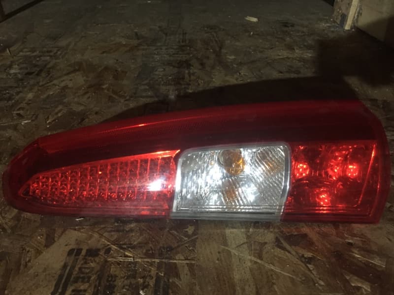 Фонарь VOLVO V70 УНИВЕРСАЛ 2004 задн. прав. (б/у)