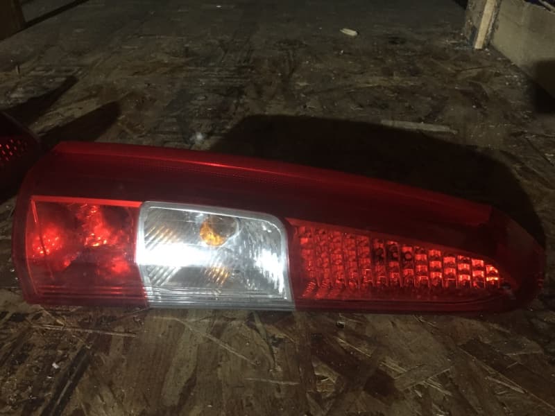 Фонарь VOLVO V70 УНИВЕРСАЛ 2004 задн. лев. (б/у)