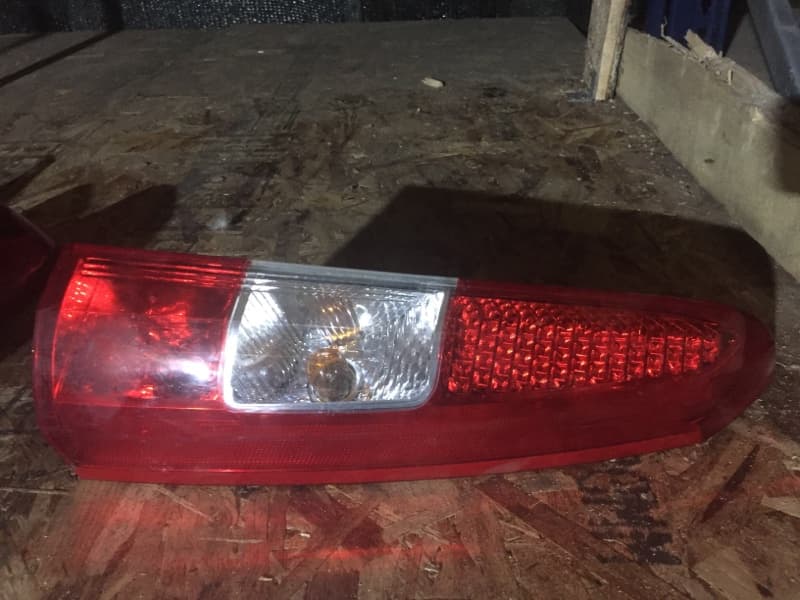 Фонарь VOLVO V70 УНИВЕРСАЛ 2004 задн. прав. (б/у)